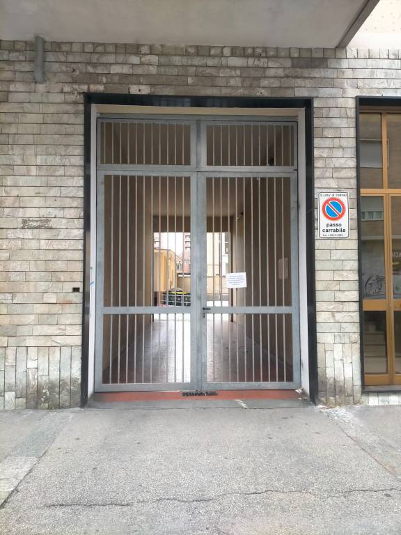 box auto in vendita a Torino in zona Lingotto