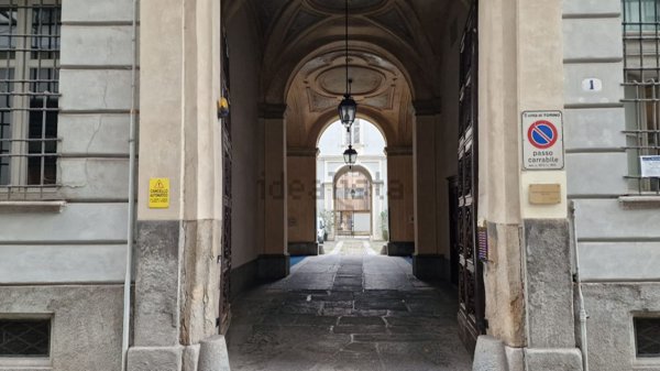 box auto in vendita a Torino in zona Centro Storico