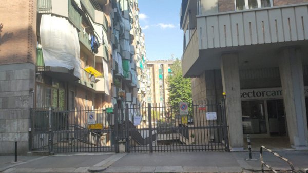 box auto in vendita a Torino in zona Mirafiori Sud