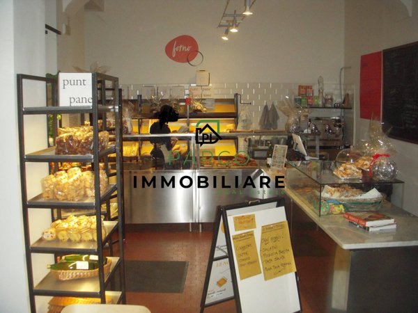locale commerciale in vendita a Torino in zona Centro Storico
