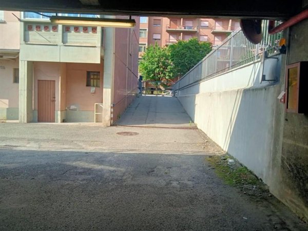 box auto in vendita a Torino in zona Mirafiori Nord