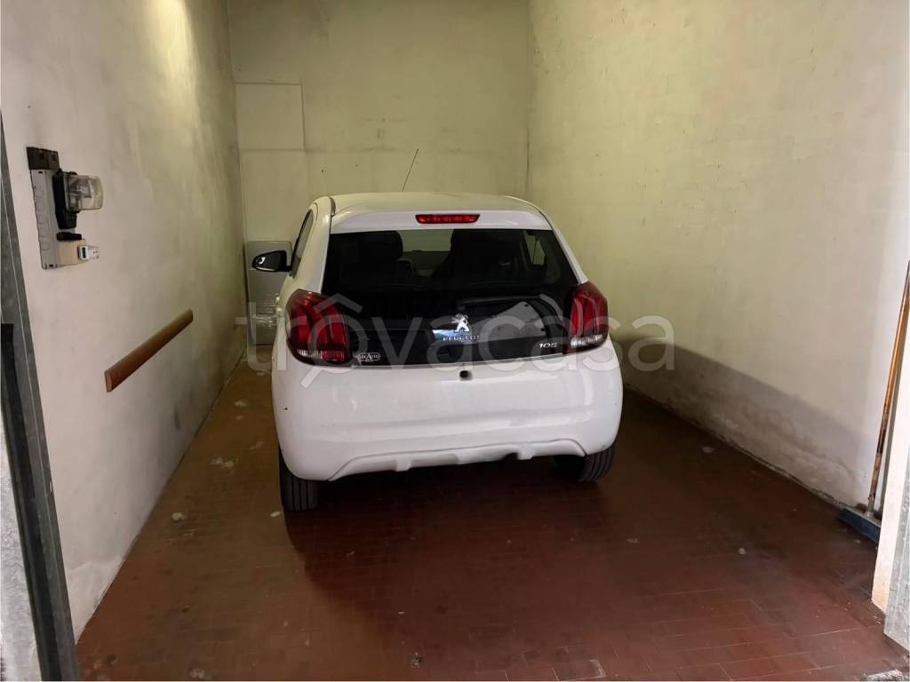 box auto in vendita a Torino in zona Rebaudengo