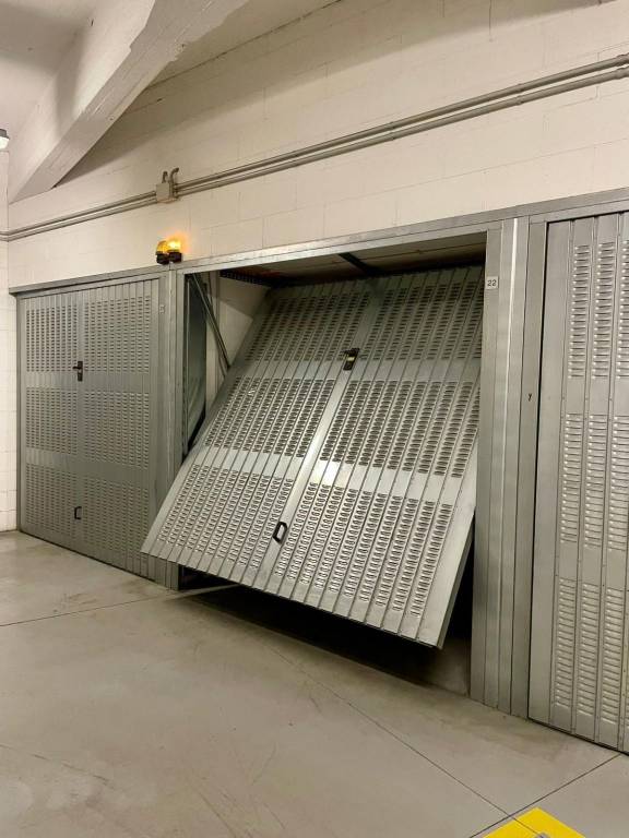 box auto in vendita a Torino in zona Lingotto