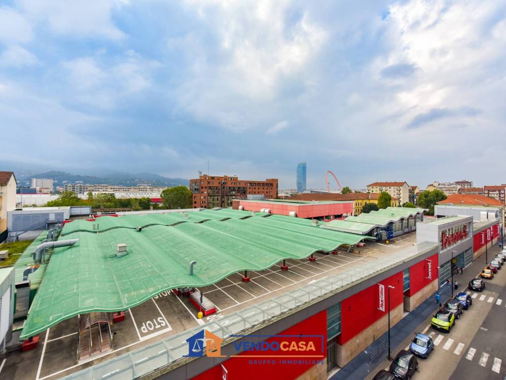appartamento in vendita a Torino in zona Lingotto