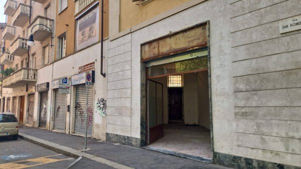 locale commerciale in vendita a Torino in zona Centro Storico