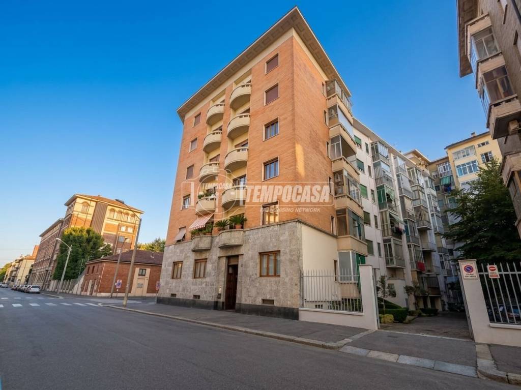 appartamento in vendita a Torino in zona Lingotto
