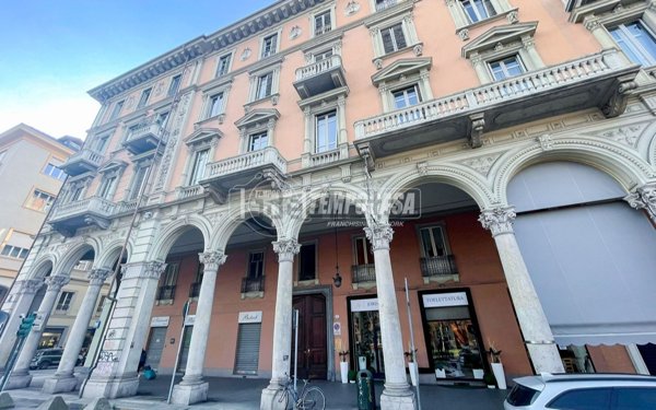 locale commerciale in vendita a Torino in zona Crocetta