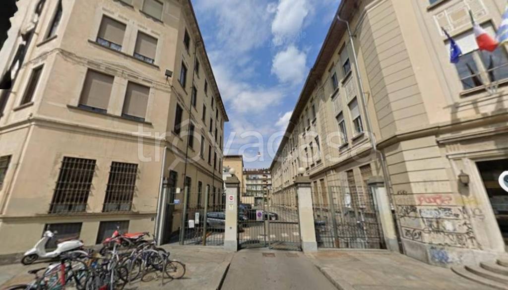 box auto in vendita a Torino in zona Vanchiglia