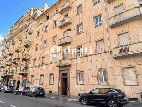 appartamento in vendita a Torino in zona Cit Turin
