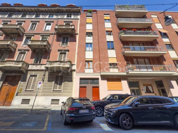 locale commerciale in vendita a Torino in zona Crocetta