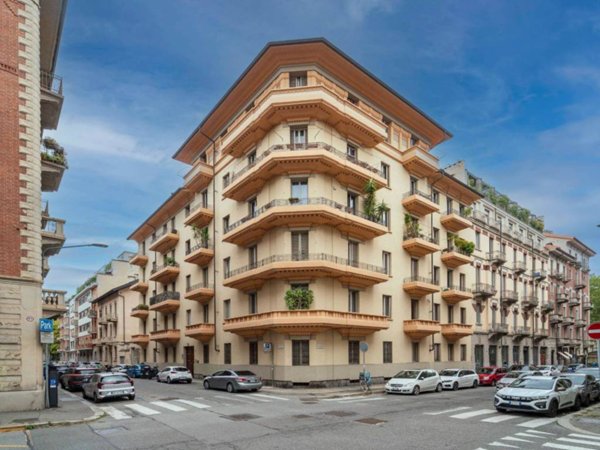 appartamento in vendita a Torino in zona Crocetta
