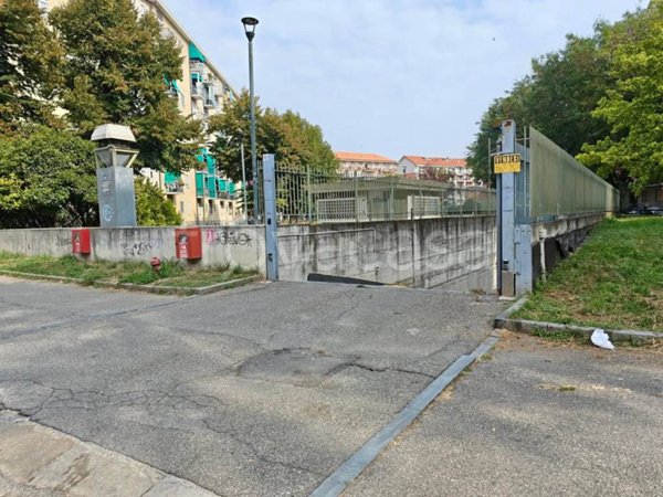box auto in vendita a Torino in zona Barriera di Milano