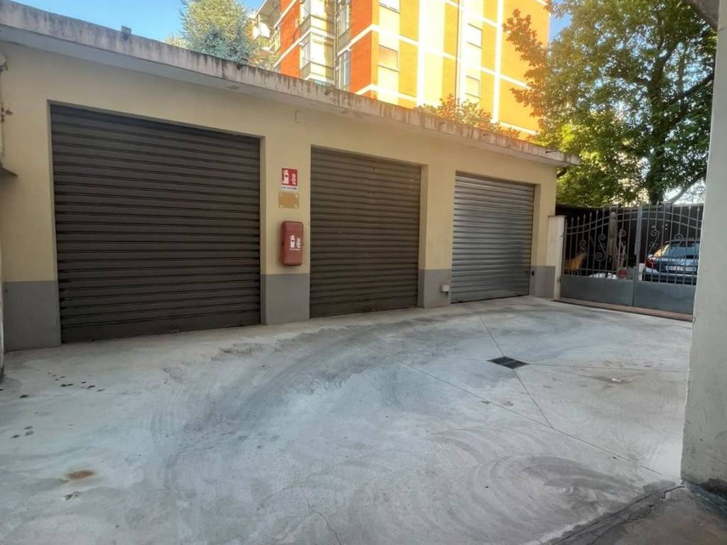 box auto in vendita a Torino in zona Lucento
