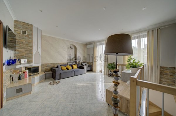 casa indipendente in vendita a Torino in zona Rebaudengo