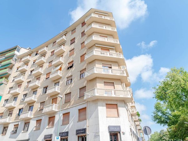 appartamento in vendita a Torino in zona Cit Turin