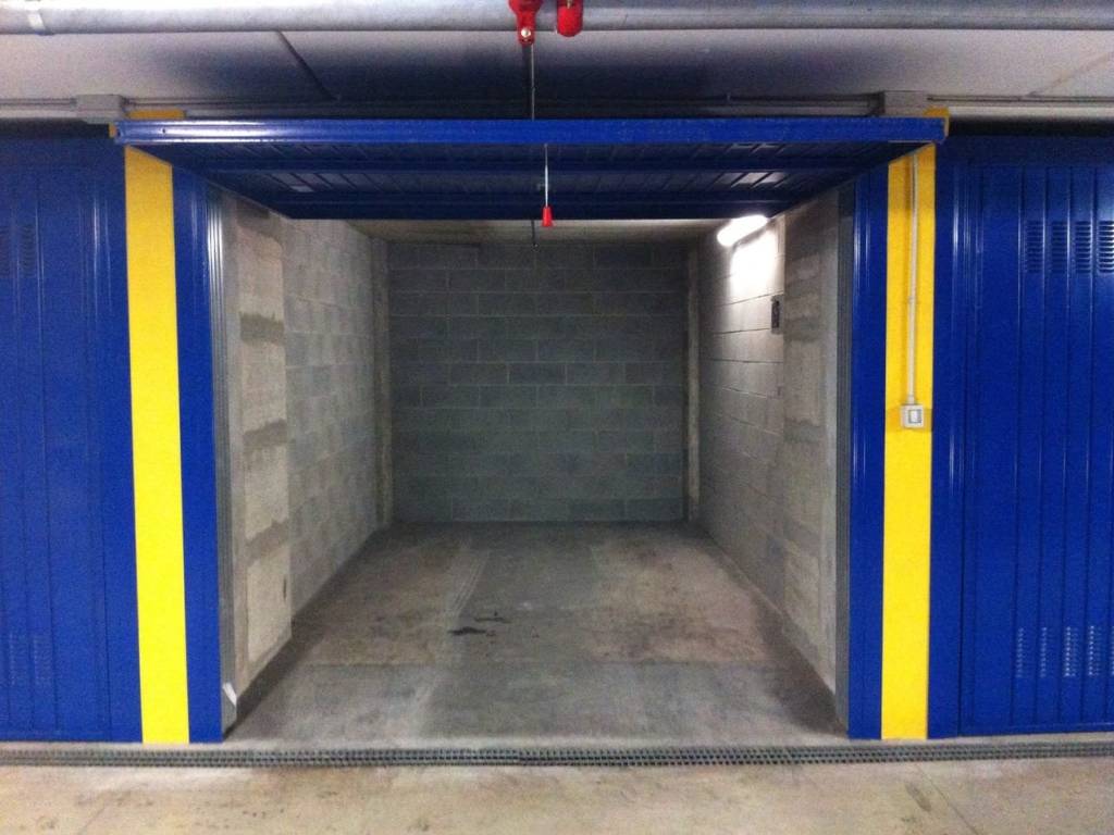 box auto in vendita a Torino in zona Vanchiglia