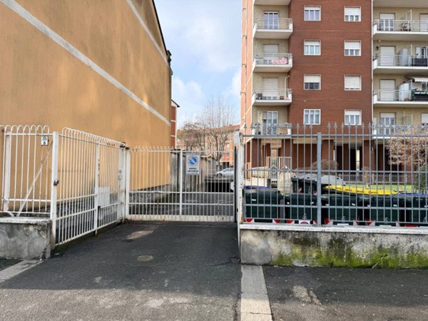 box auto in vendita a Torino in zona Lucento