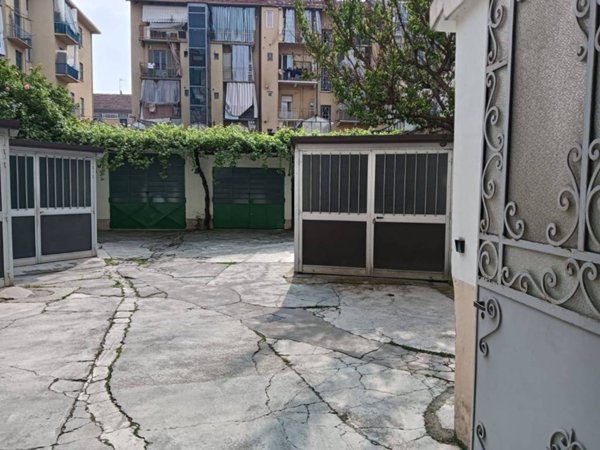 box auto in vendita a Torino in zona Barriera di Milano