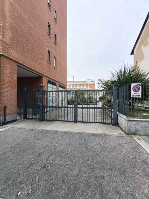 locale di sgombero in vendita a Torino in zona Aurora