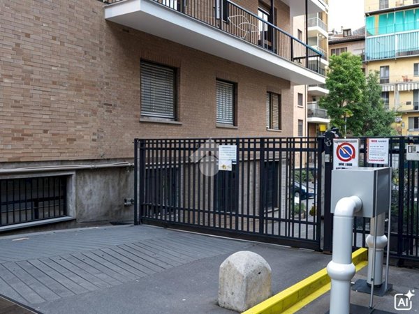 box auto in vendita a Torino in zona San Salvario
