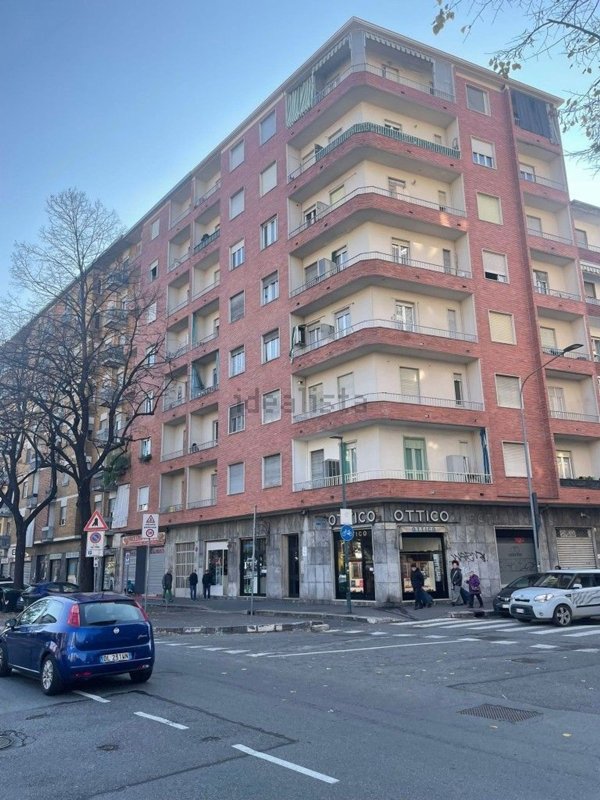 appartamento in vendita a Torino in zona Le Basse