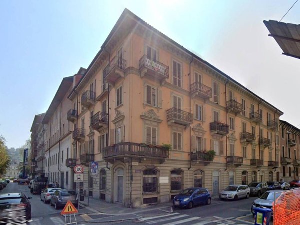 ufficio in vendita a Torino in zona San Salvario