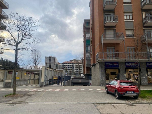 ufficio in vendita a Torino in zona Mirafiori Sud
