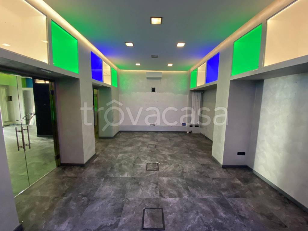 ufficio in vendita a Torino in zona Lingotto