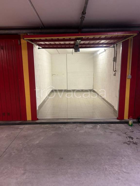 box auto in vendita a Torino in zona Vanchiglia