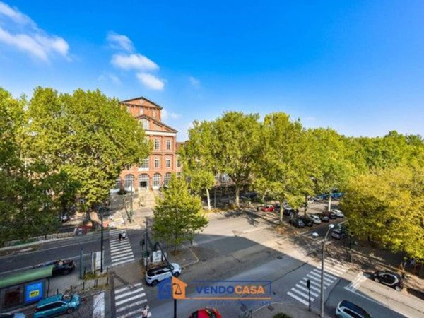 appartamento in vendita a Torino in zona Lingotto