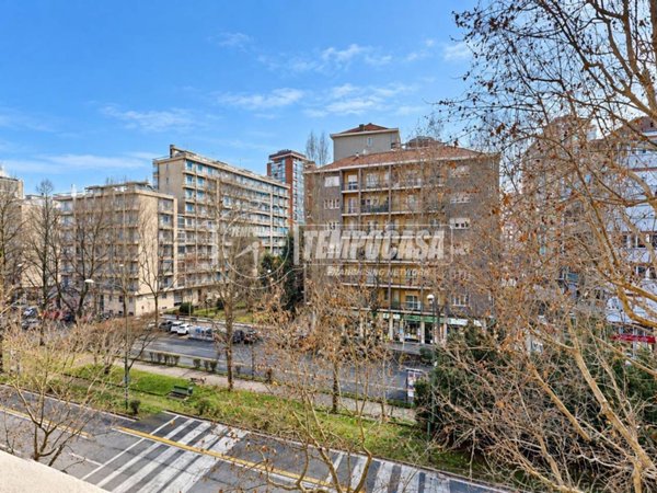 appartamento in vendita a Torino in zona Lingotto