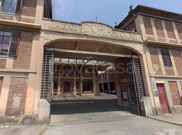 locale commerciale in vendita a Torino in zona Barriera di Milano