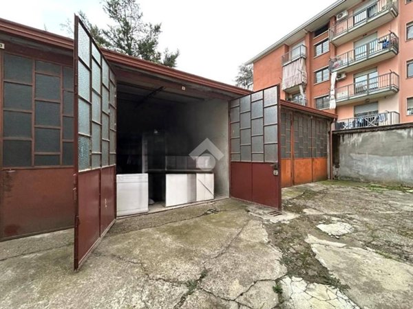 locale di sgombero in vendita a Torino in zona Lingotto