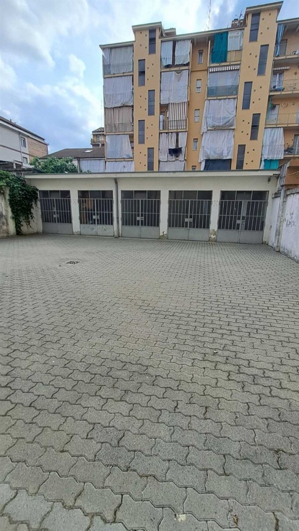 box auto in vendita a Torino in zona Parella
