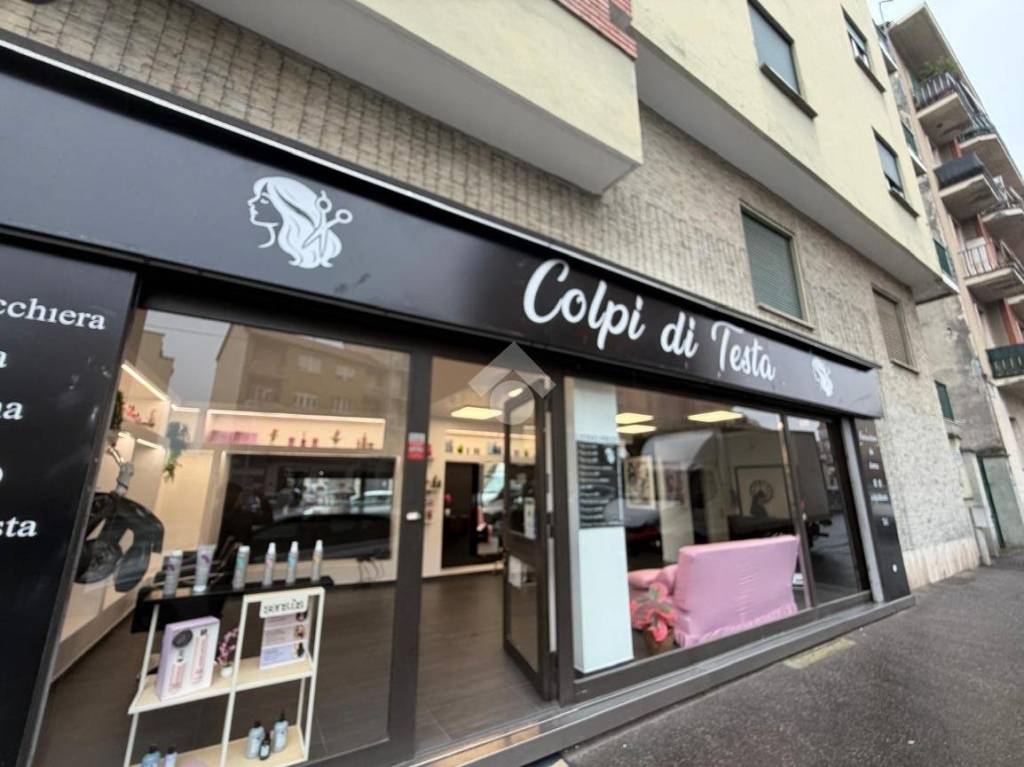 locale commerciale in vendita a Torino in zona Madonna di Campagna