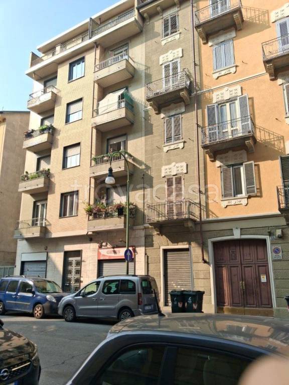 appartamento in vendita a Torino in zona Cenisia