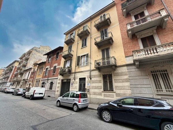 appartamento in vendita a Torino in zona Cenisia