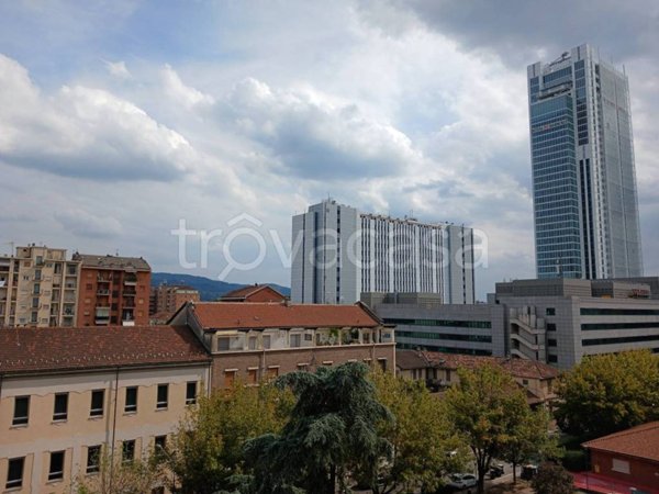appartamento in vendita a Torino in zona Cit Turin