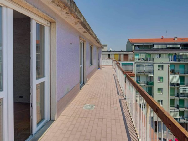 appartamento in vendita a Torino in zona Lingotto