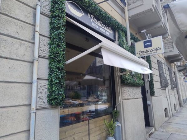 negozio in vendita a Torino in zona Aurora