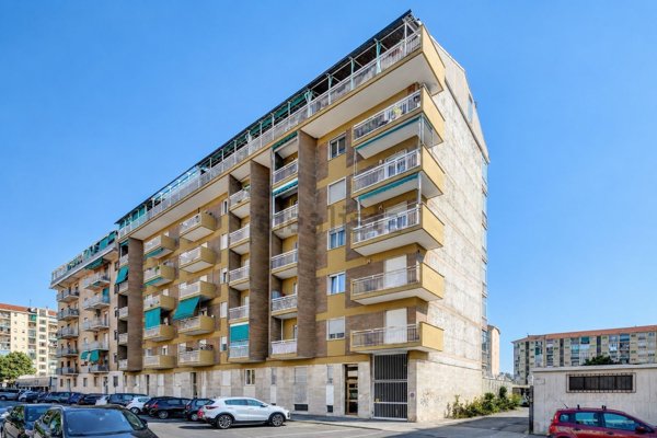 appartamento in vendita a Torino in zona Lingotto