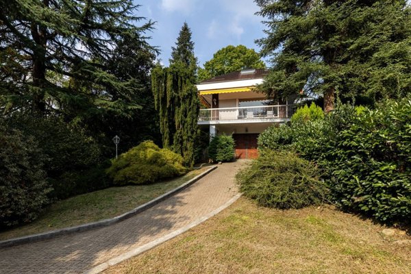 casa indipendente in vendita a Torino in zona Val Salice