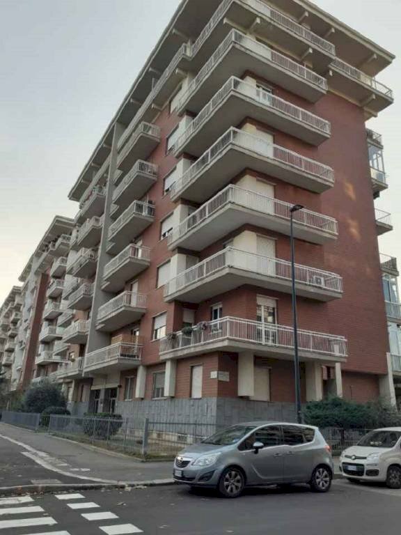 appartamento in vendita a Torino in zona Lingotto