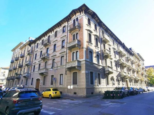 appartamento in vendita a Torino in zona Cit Turin