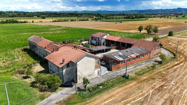 casale in vendita a Torrazza Piemonte