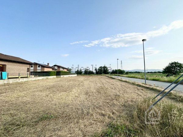 terreno edificabile in vendita a Torrazza Piemonte