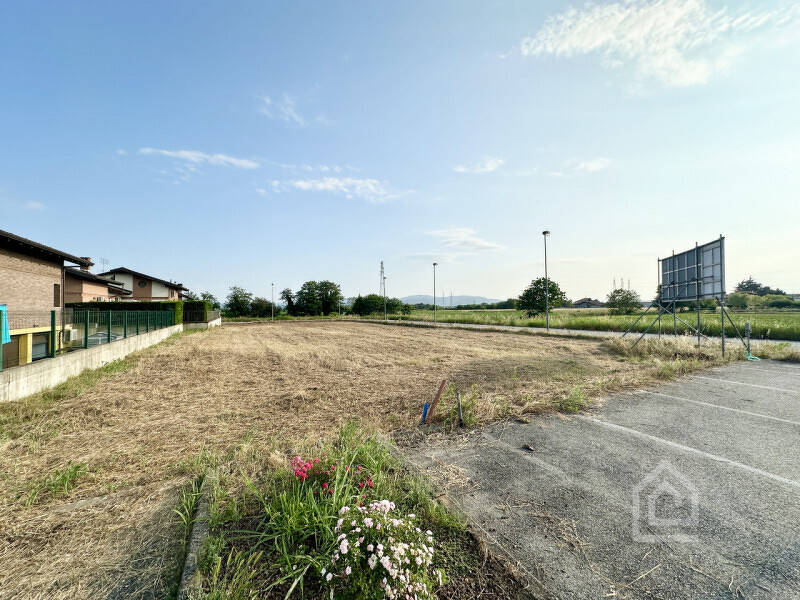 terreno edificabile in vendita a Torrazza Piemonte