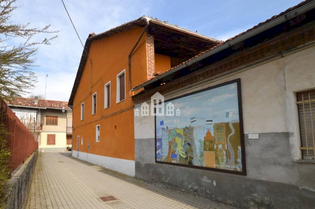 casa semindipendente in vendita a Torre Canavese