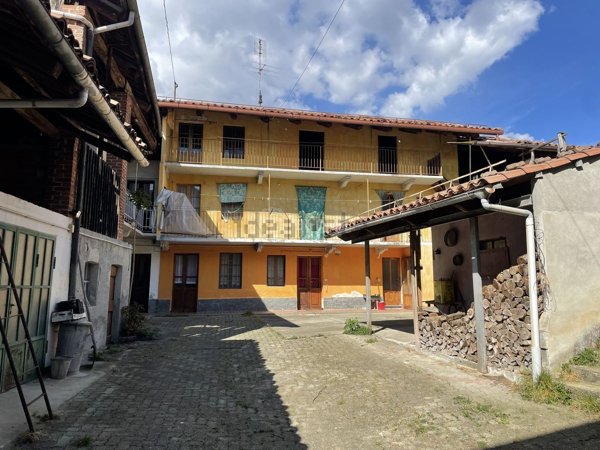 casa indipendente in vendita a Torre Canavese