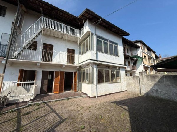 casa indipendente in vendita a Torre Canavese